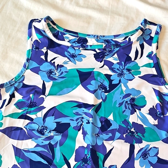 Floral Sleeveless Dress in Blue and White By Columbia Sportswear - Picture 4 of 8